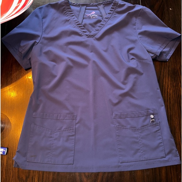 Lynx Women's Unleashed V-Neck Solid Scrub Top - Picture 4 of 4